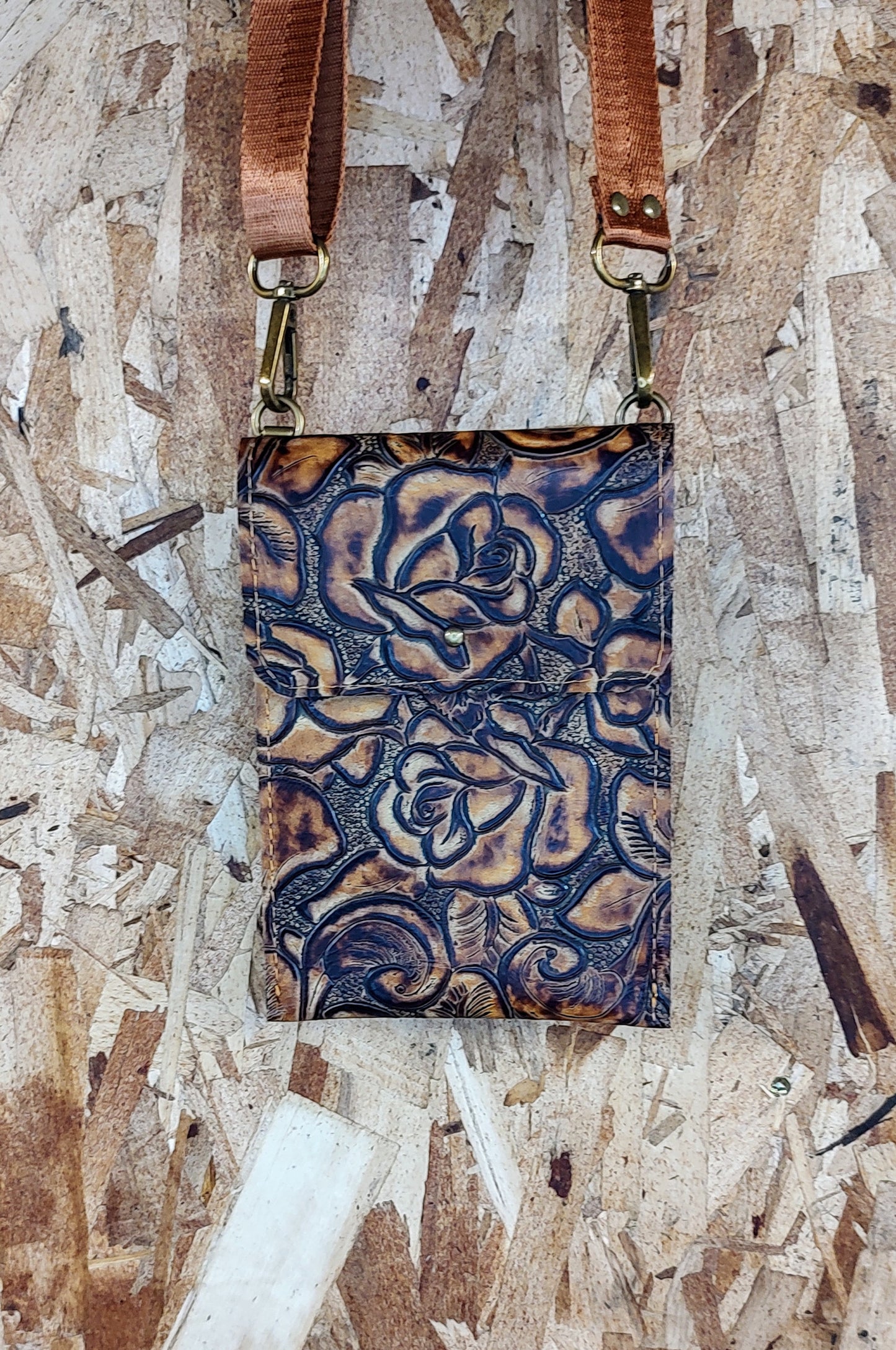 Grab 'n' Go cell phone crossbody