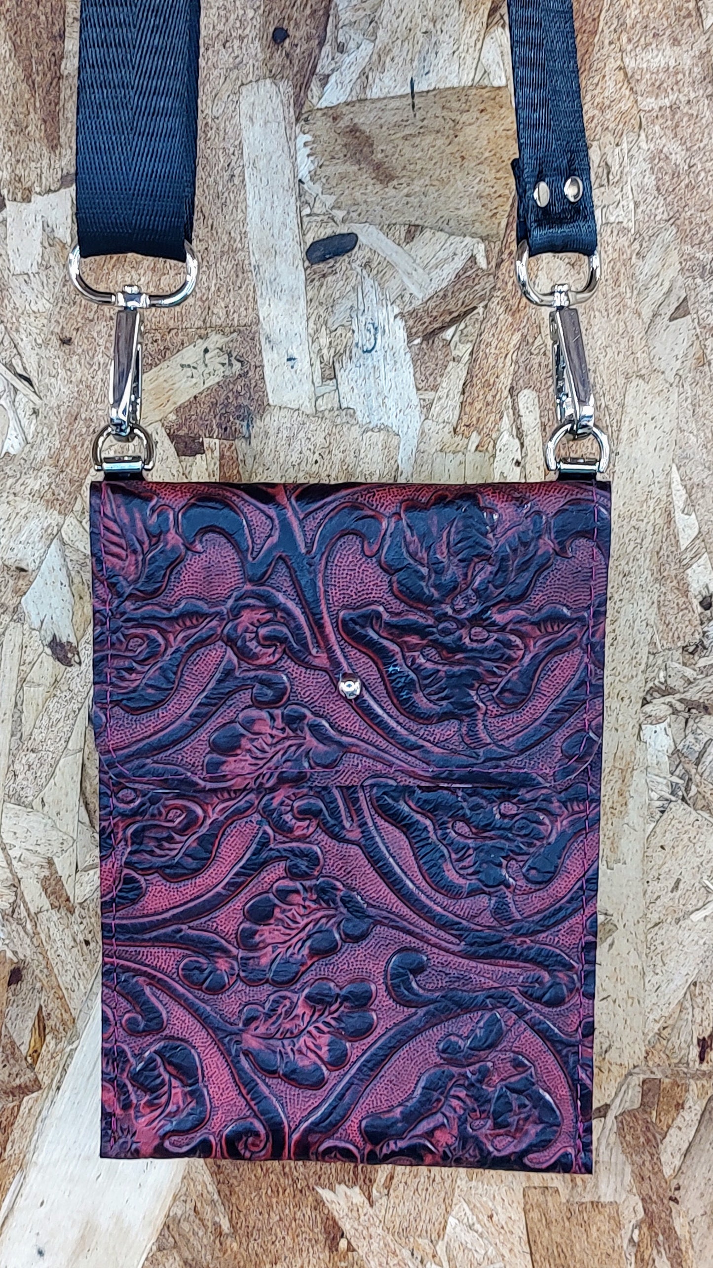 Grab 'n' Go cell phone crossbody